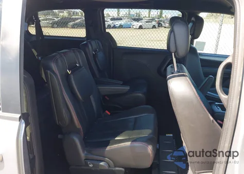 2019 Dodge Grand Caravan Gt z USA, uszkodzony, nr VIN 2C4RDGEG2KR578331